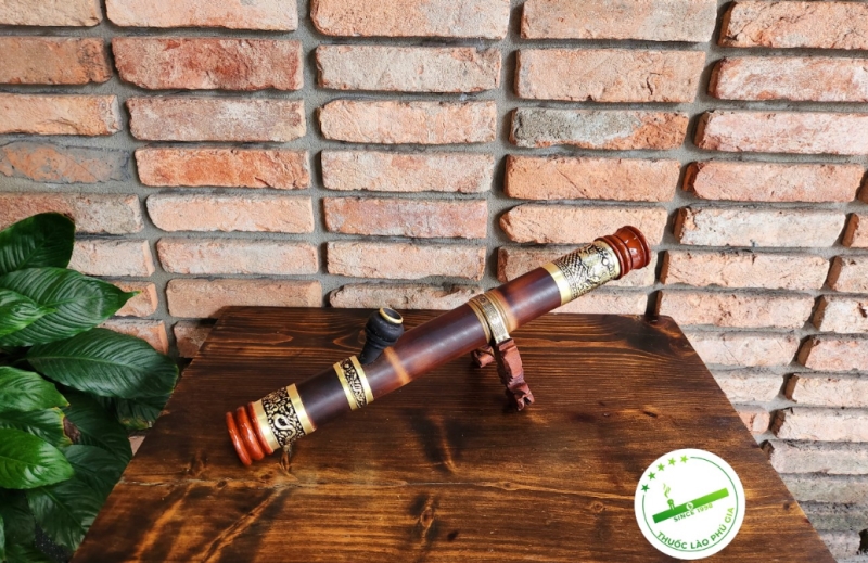 Điếu cày mini có chân trúc 3 mắt bọc đồng chạm nổi