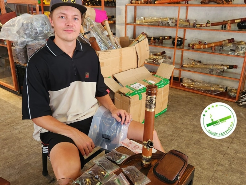 có được mang thuốc lào sang nước ngoài