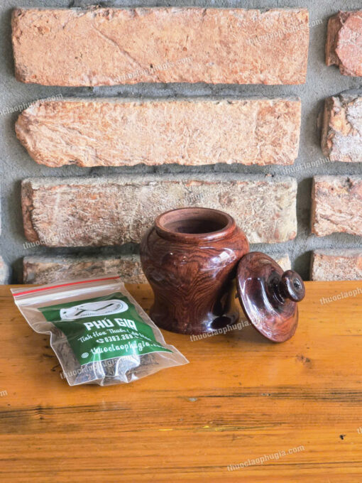 Hộp gỗ mun cao đựng thuốc lào